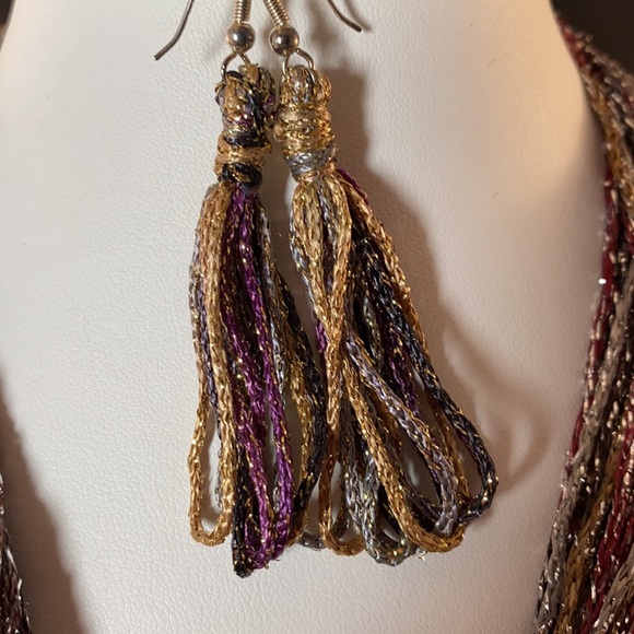 Ribbon Necklace and earrings - Picture 2 of 3